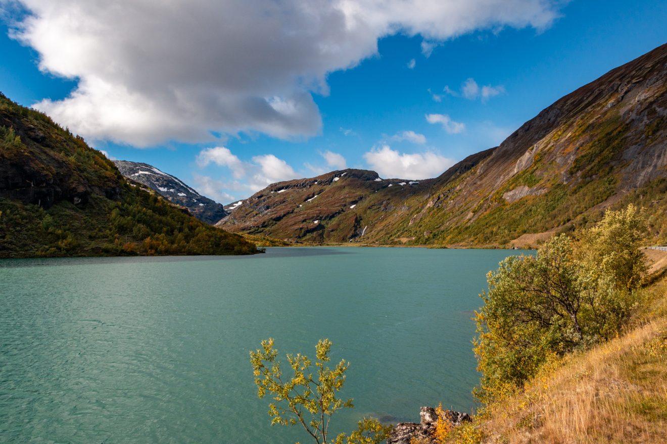 A travers le parc national de Breheimen et de Jotunheimen, la route